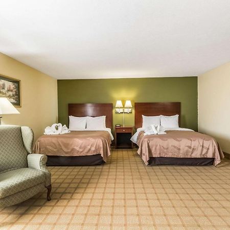 Quality Inn I-74 Batesville Екстериор снимка