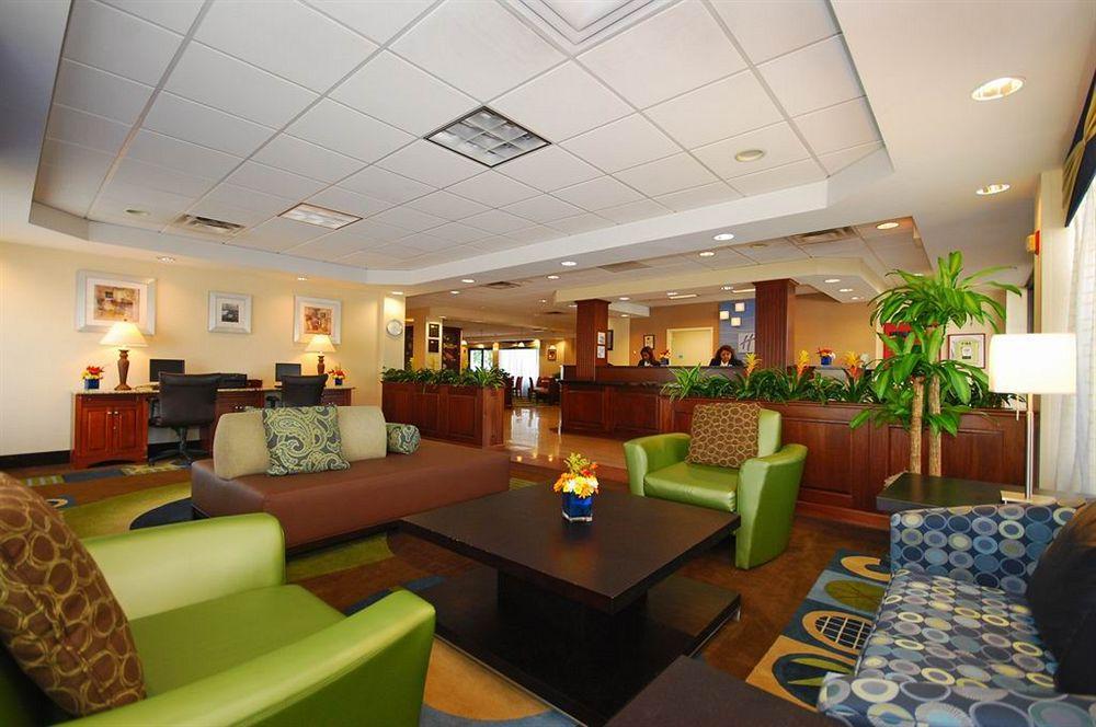 Quality Inn I-74 Batesville Екстериор снимка