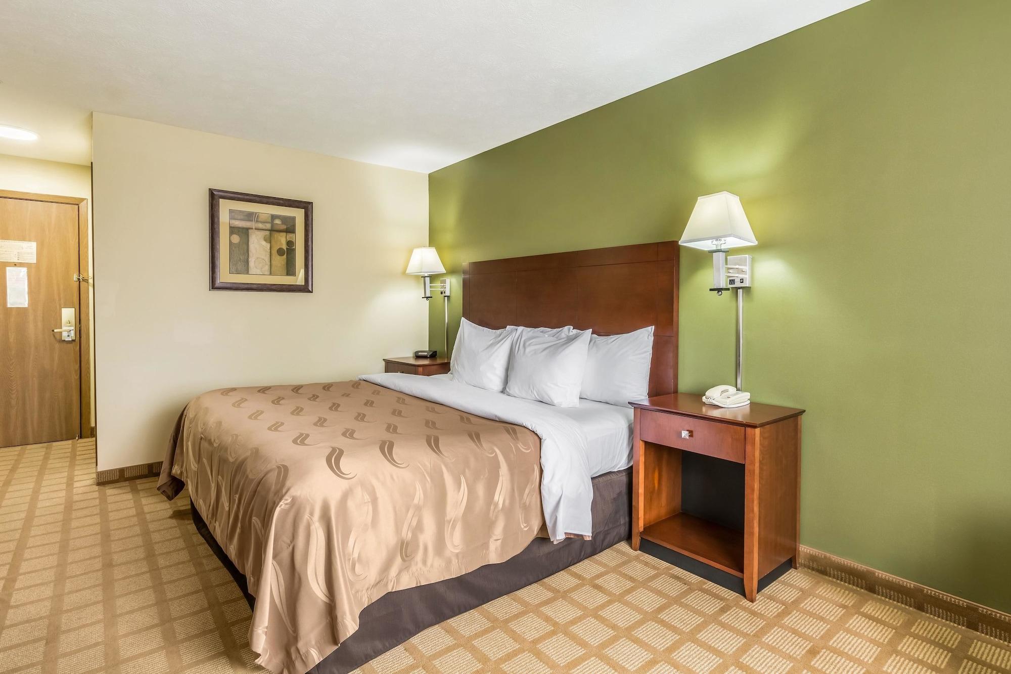 Quality Inn I-74 Batesville Екстериор снимка