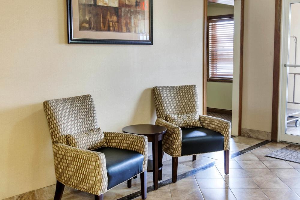 Quality Inn I-74 Batesville Екстериор снимка