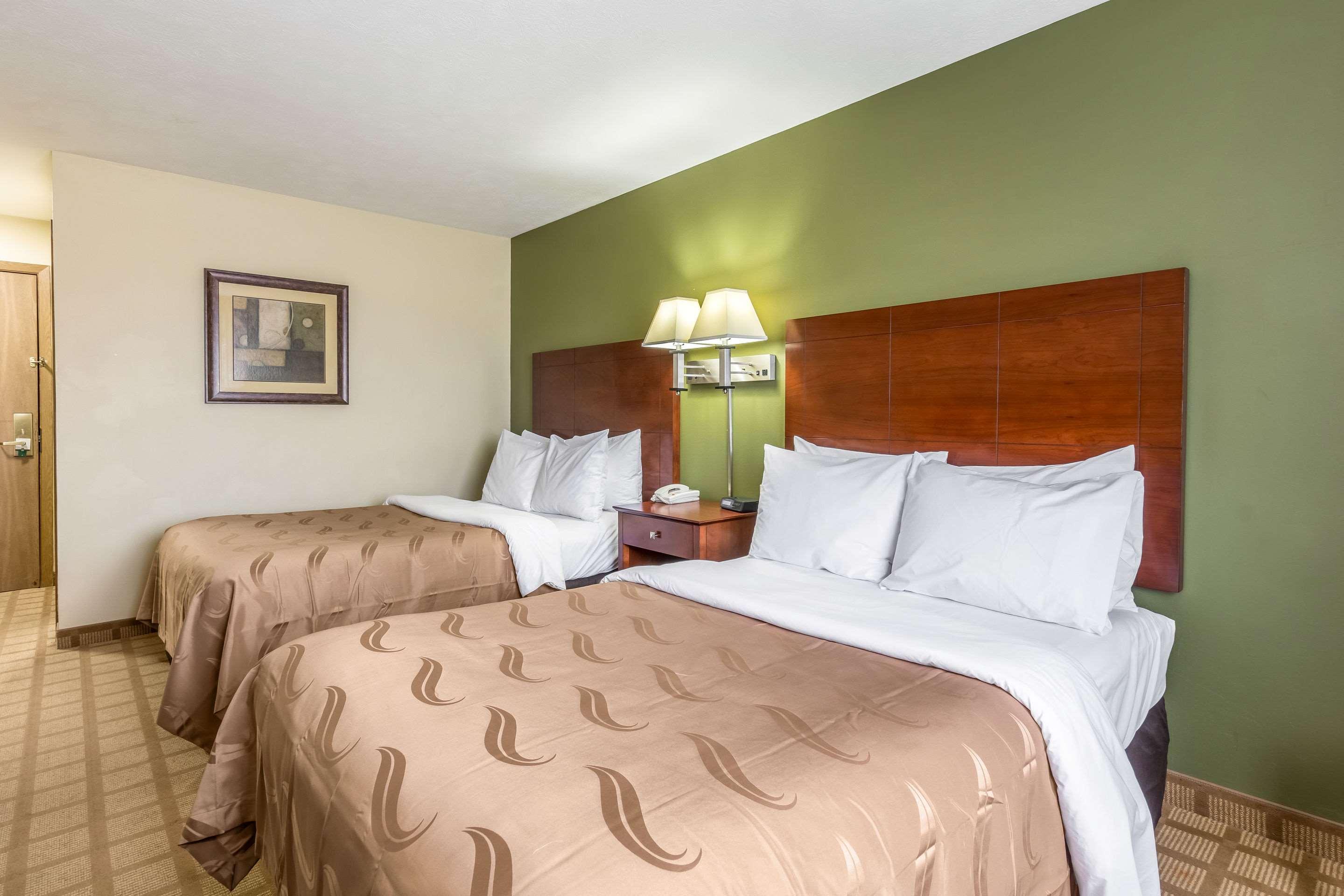 Quality Inn I-74 Batesville Екстериор снимка
