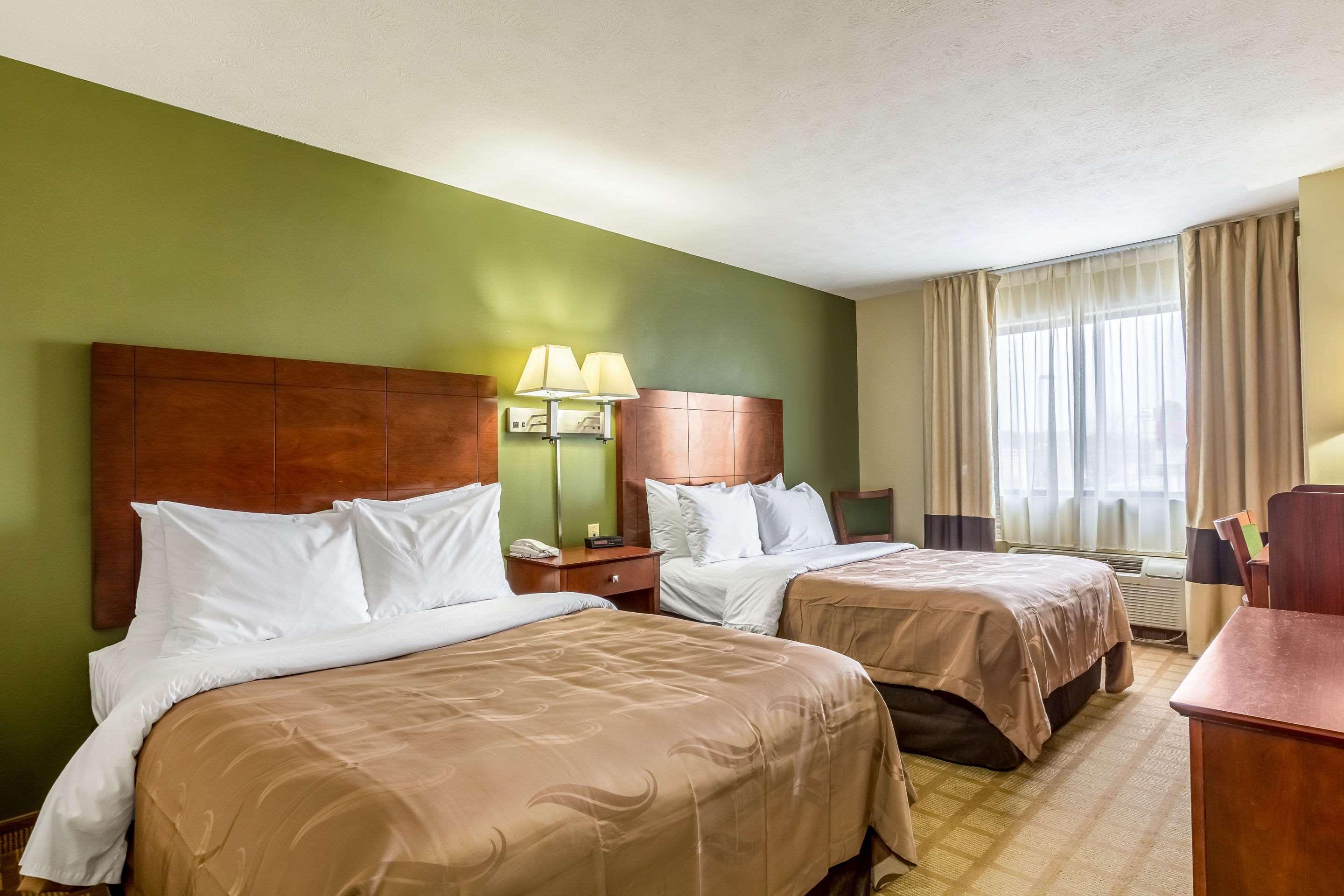 Quality Inn I-74 Batesville Екстериор снимка