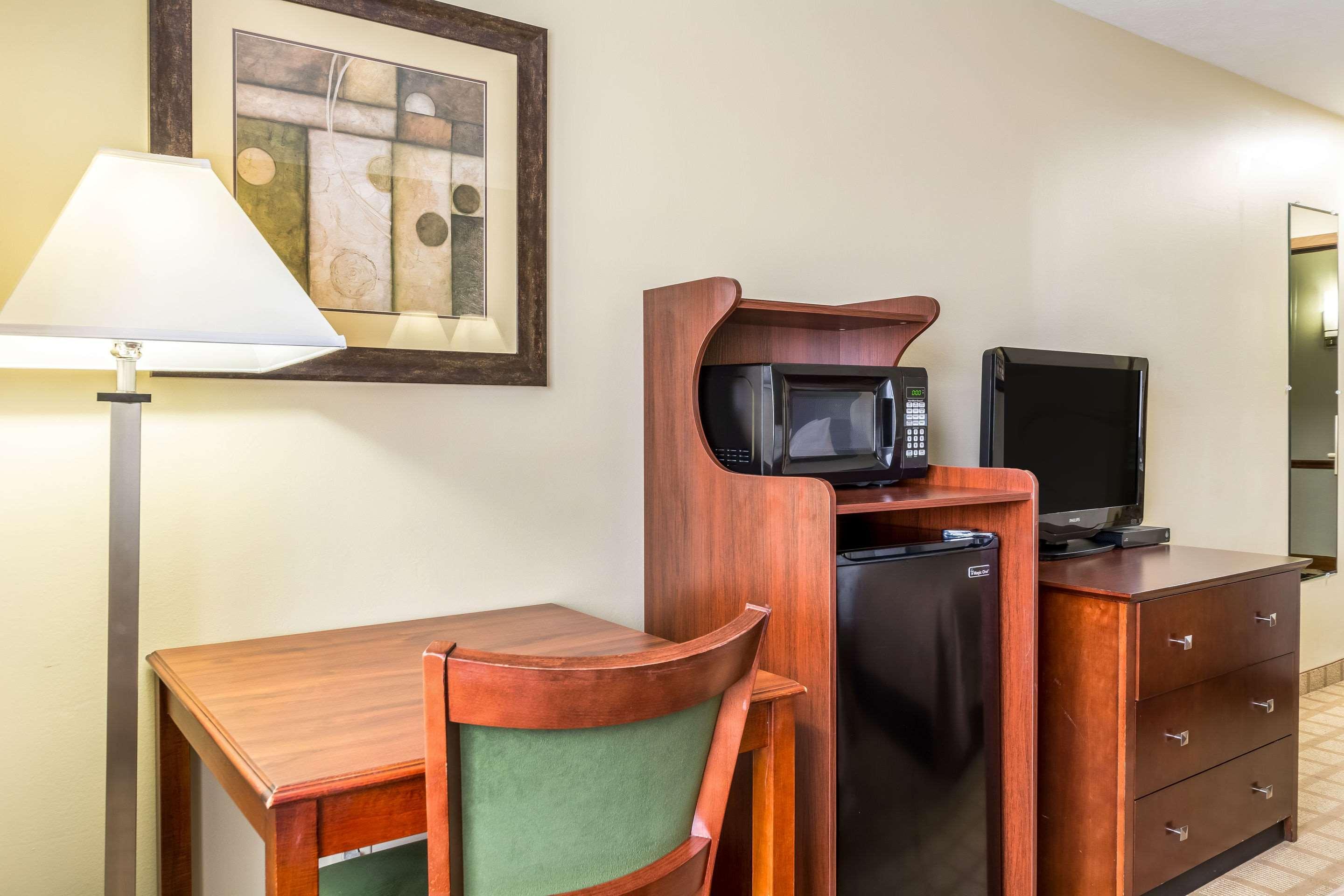 Quality Inn I-74 Batesville Екстериор снимка