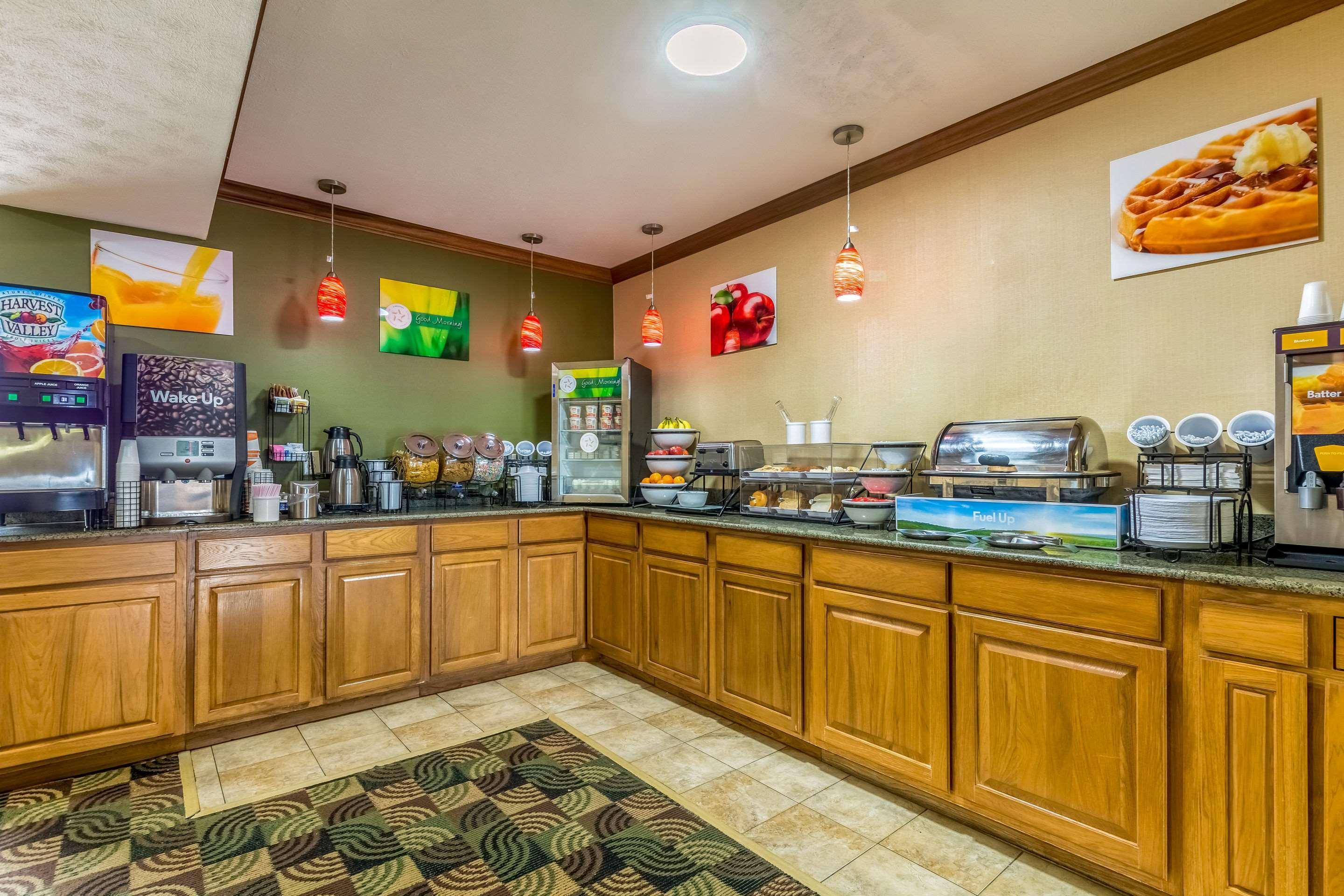 Quality Inn I-74 Batesville Екстериор снимка