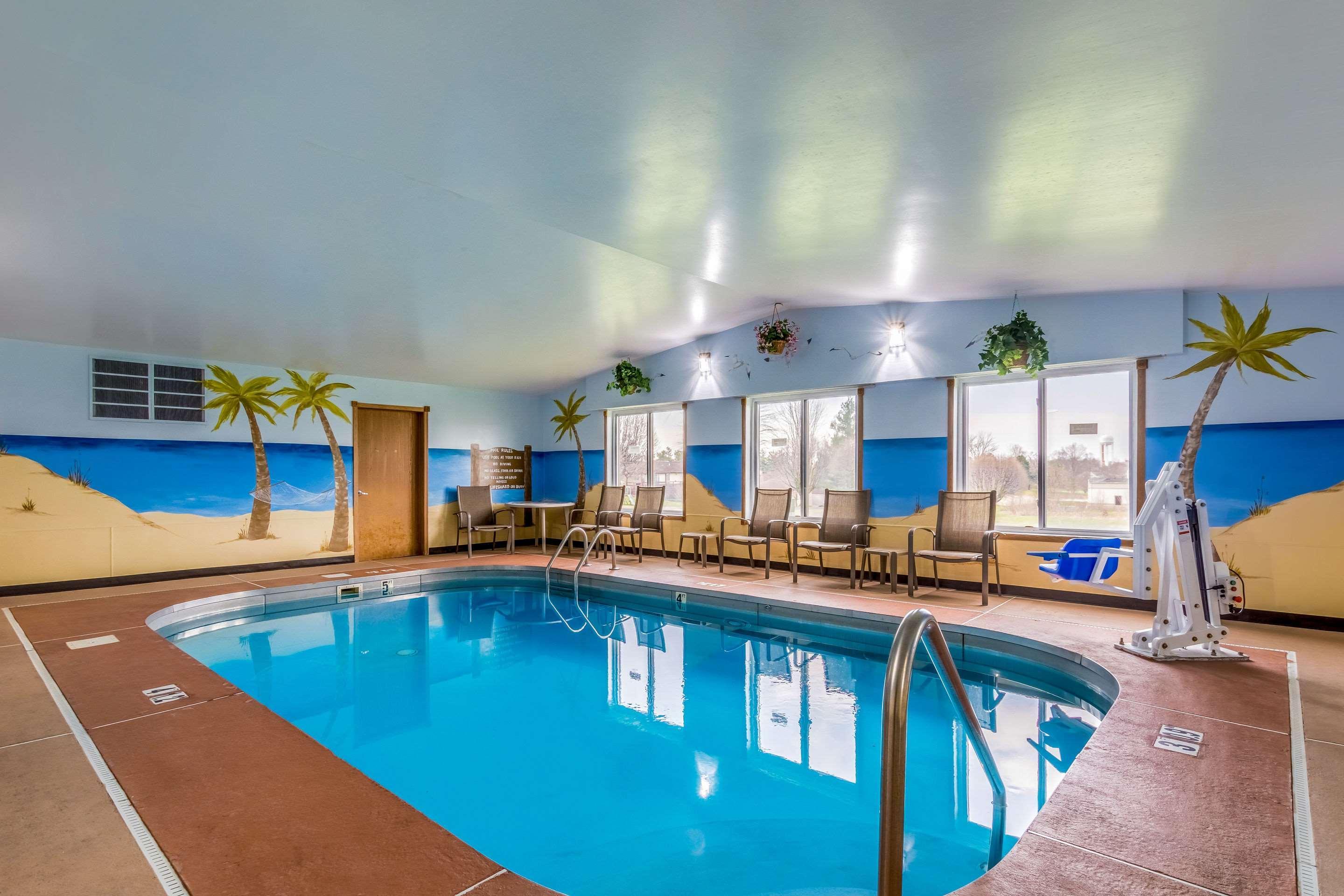 Quality Inn I-74 Batesville Екстериор снимка