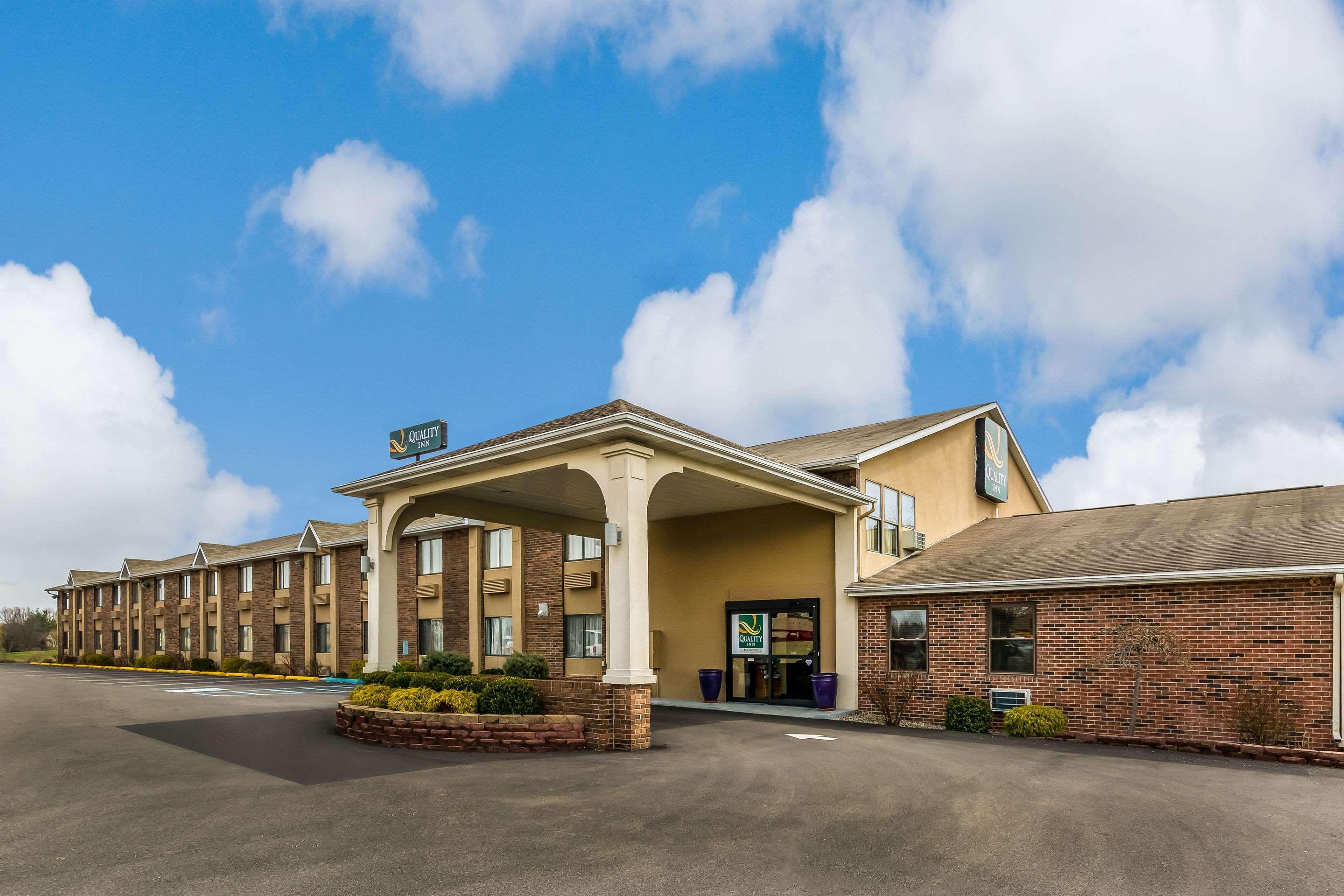 Quality Inn I-74 Batesville Екстериор снимка