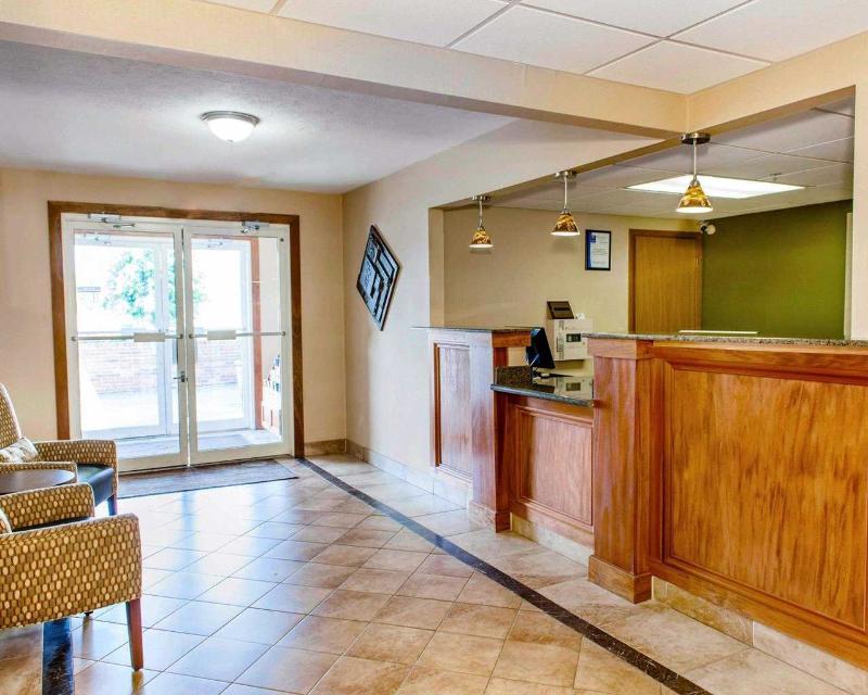 Quality Inn I-74 Batesville Екстериор снимка