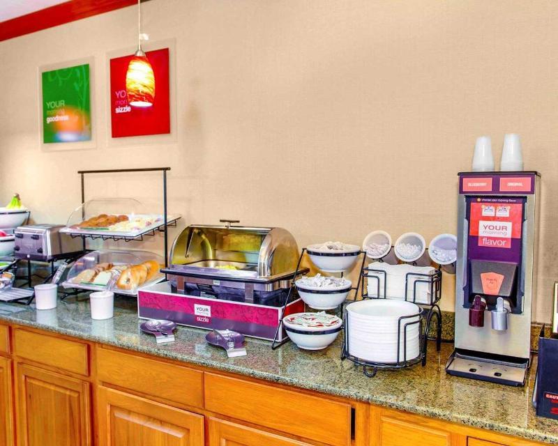 Quality Inn I-74 Batesville Екстериор снимка