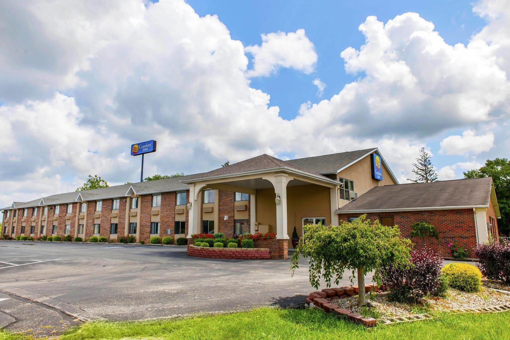 Quality Inn I-74 Batesville Екстериор снимка