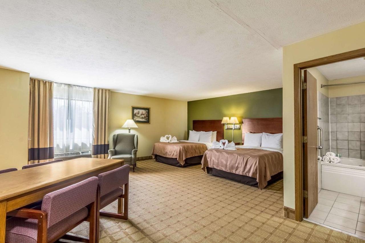 Quality Inn I-74 Batesville Екстериор снимка