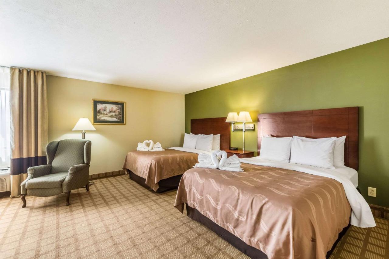 Quality Inn I-74 Batesville Екстериор снимка