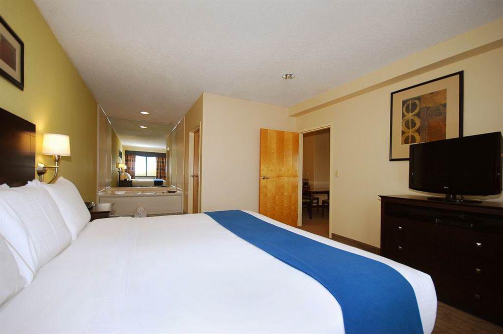 Quality Inn I-74 Batesville Екстериор снимка