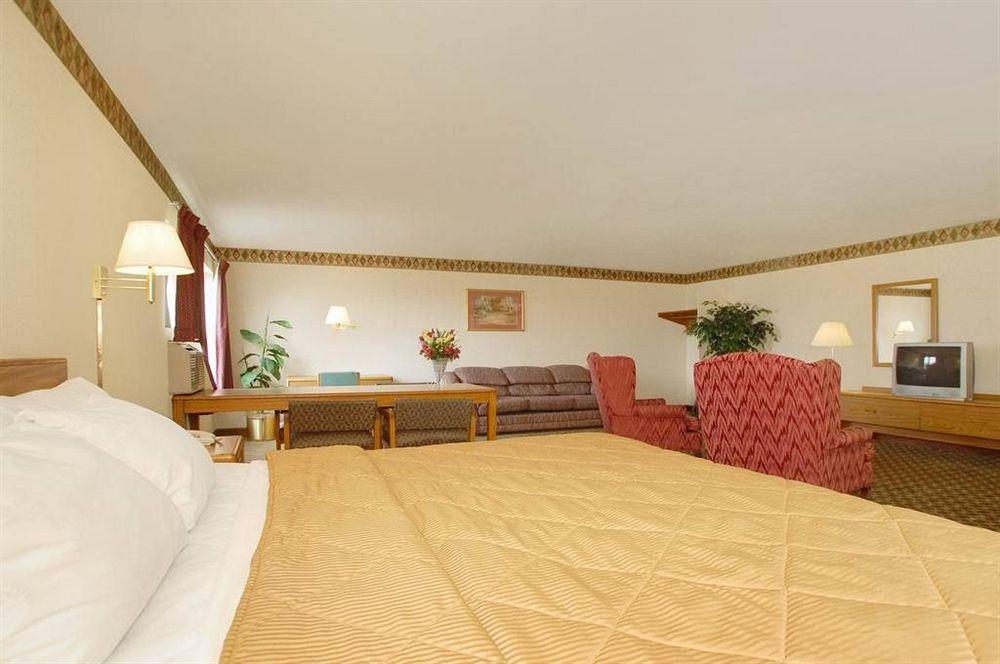 Quality Inn I-74 Batesville Стая снимка